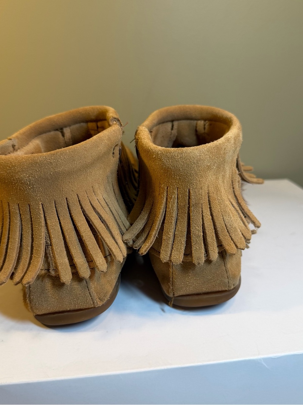 Minnetonka 527T Suede Fringe Ankle Boots Womens Beige Size 8.5 Boho - Picture 5 of 8